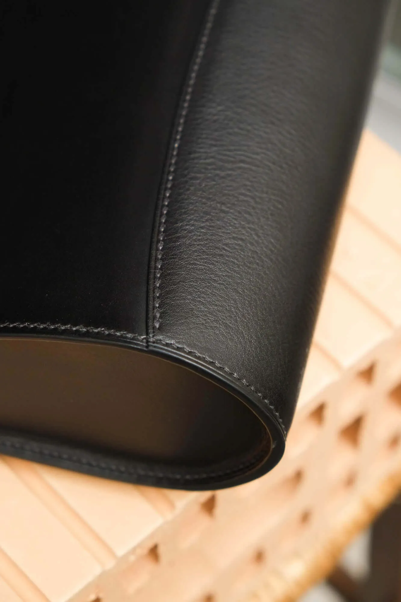 'CLOE' TUMBLED CROSSBODY BAG