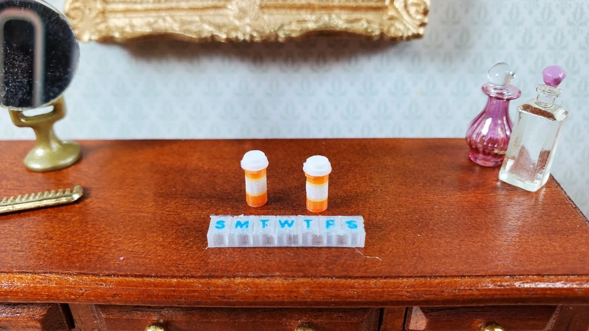 Miniature Prescription Pill Bottles and Pill Organizer Planner Tiny 1:12 Scale