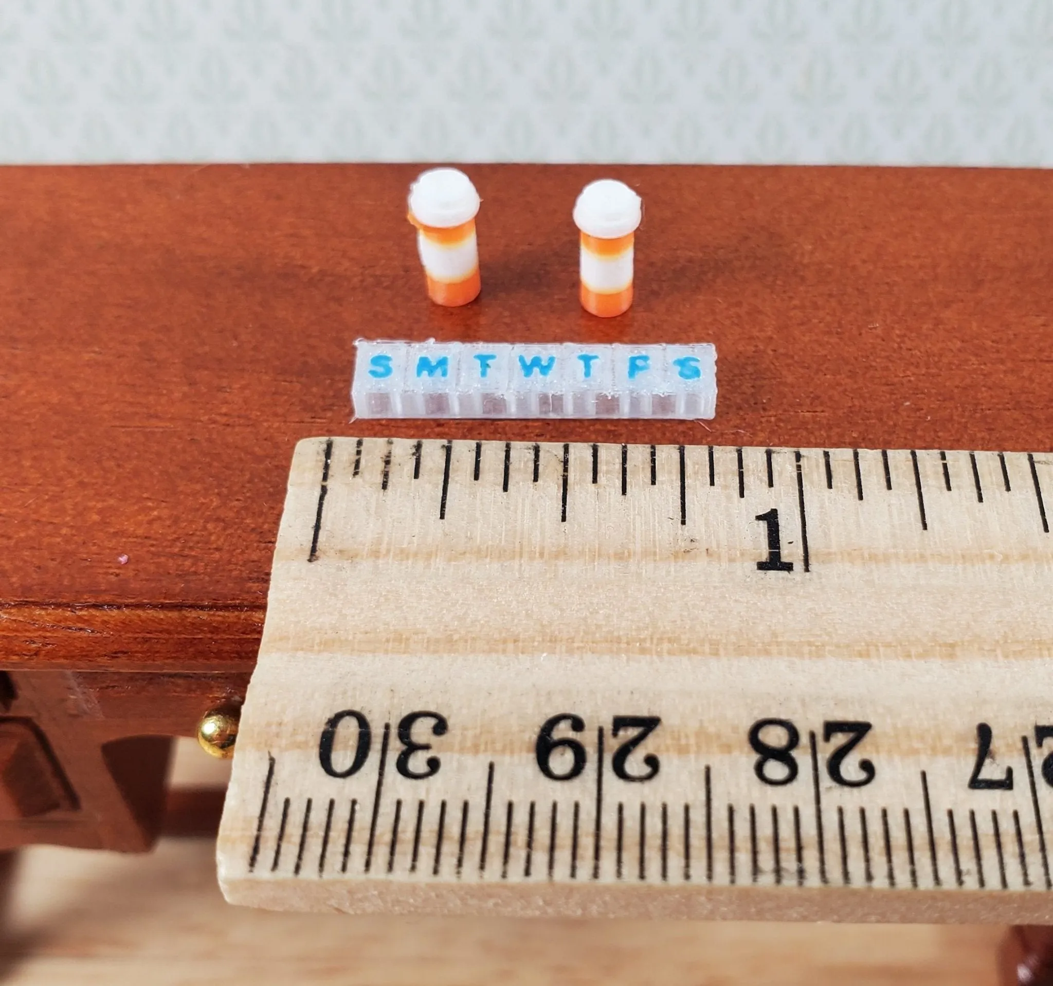Miniature Prescription Pill Bottles and Pill Organizer Planner Tiny 1:12 Scale