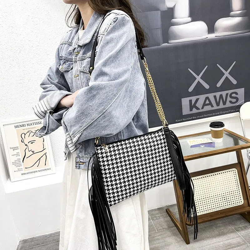 TEEK - Trend Tassel Purse