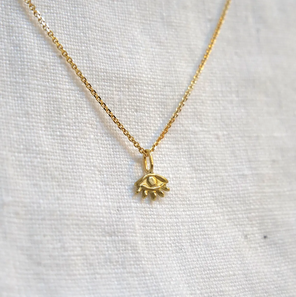Veo Necklace